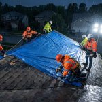 Ce qui se passe vraiment entre l'appel de nuit et la bâche posée sur votre toit