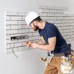 Rénovation électrique : les étapes clés pour des travaux sûrs et aux normes